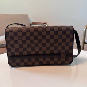 Used like new LV Tribeca Damier Ebene Shoulder bag. Very well taken care of.
